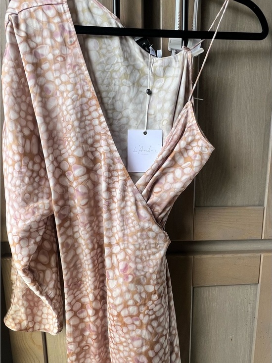 L'Academie Dresses & Skirts - L'Academie One-Shoulder Dress in Blush Beige Print Size Small